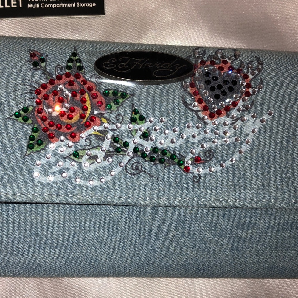Ed Hardy Denim Blue Flap Wallet Rose & Flaming Heart Rhinestone Accents NWT - Picture 3 of 16
